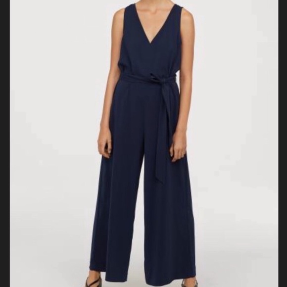 H&M Pants - H&M navy blue wide leg jumpsuit size 0 xs